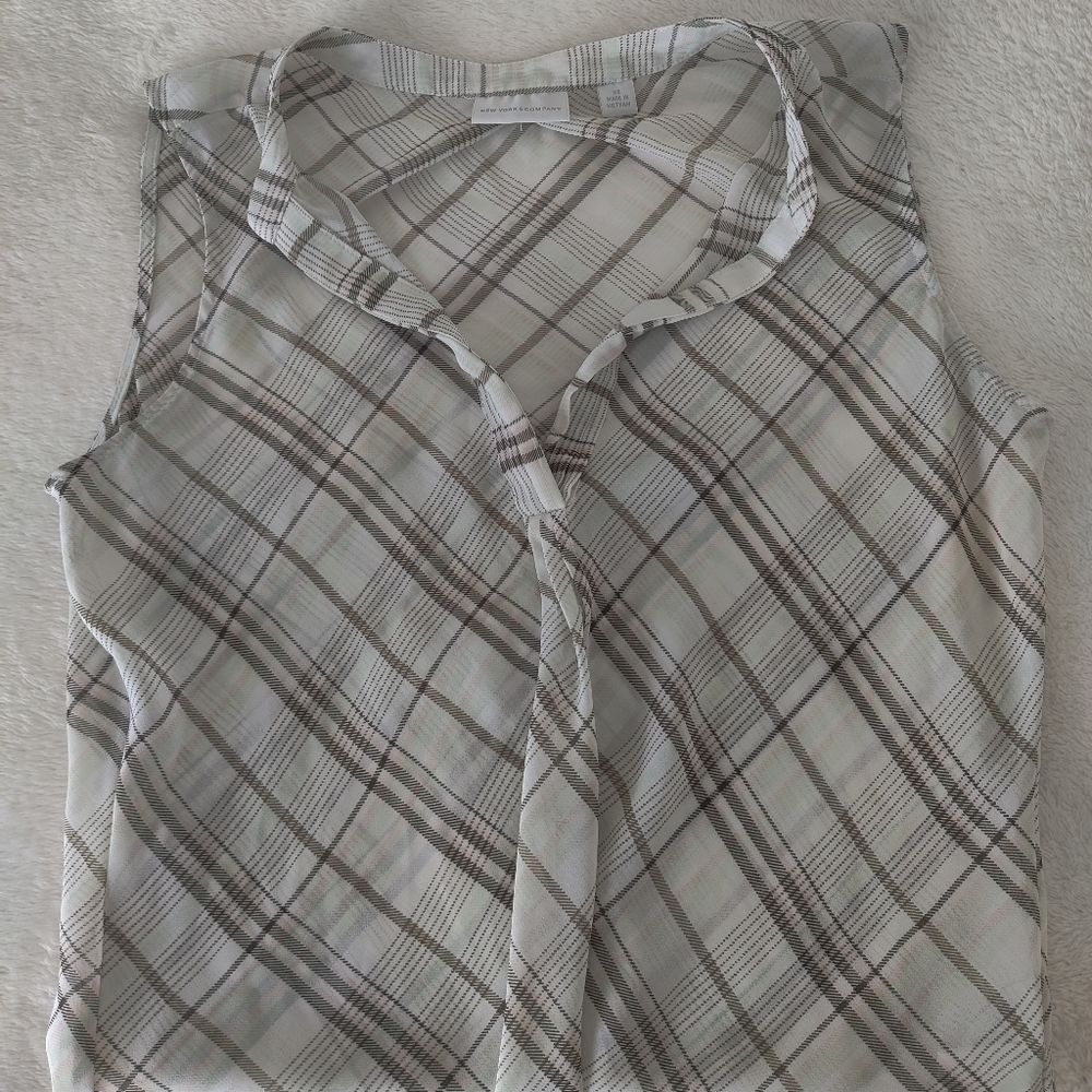 NY&Co Sheer White XS Top